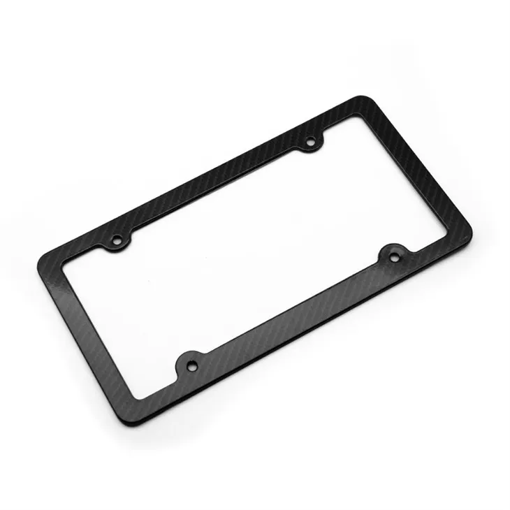 Exquisito portamatrículas americano con agujeros